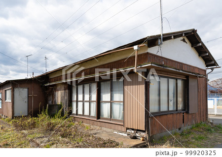 平屋の廃屋 99920325