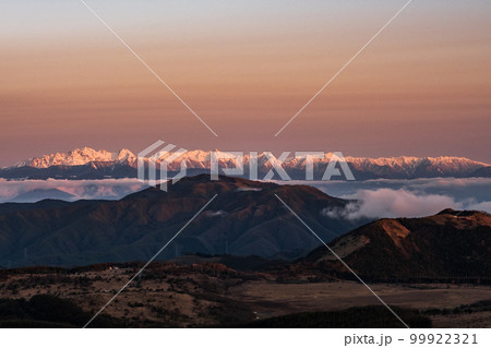 車山の夜明け（山頂から北アルプスを望む） 99922321