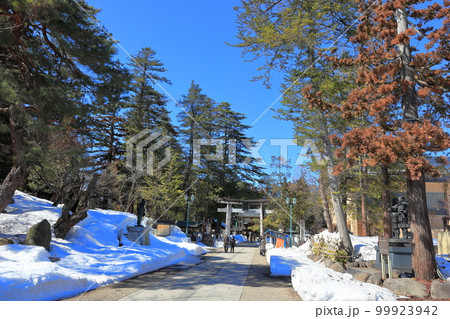 冬の上杉神社　 99923942