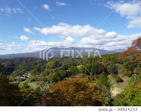 秋空の安達太良山 99924233