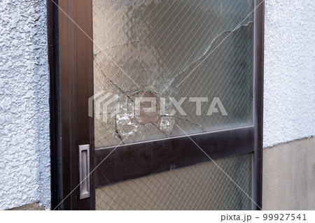 泥棒 警察 硝子 不法侵入 ガラス 防犯 鍵 施錠 解錠 窃盗 犯罪 セキュリティー アルミサッシ 泥棒 警察 硝子 不法侵入 ガラス 防犯 鍵 施錠 解錠 窃盗 犯罪 セキュリティー アルミサッシ 99927541