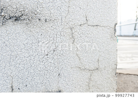 ひび割れ　剥離　建築　コンクリート　クラック　外壁　屋外　汚れ　建設　塀　外壁　破損　 99927743