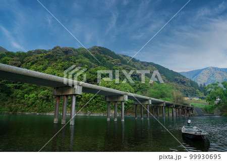 日本三大清流四万十川の勝間沈下橋　高知県　 99930695