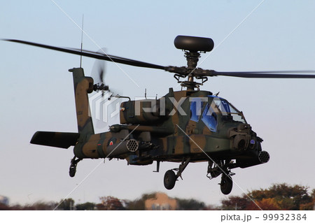立川防災航空祭にてデモ飛行を行うAH-64戦闘ヘリコプター 立川防災航空祭にてデモ飛行を行うAH-64戦闘ヘリコプター 99932384