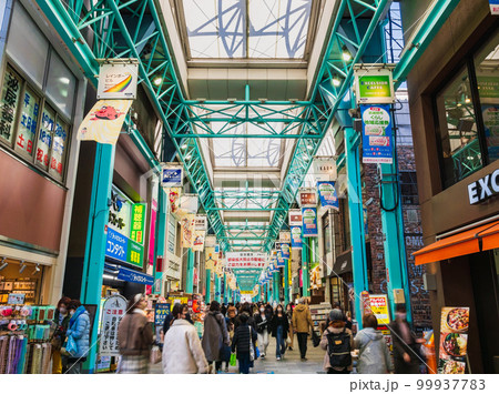 吉祥寺サンロード商店街　※一部ソフトフォーカス 99937783