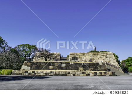 皇居　東御苑　江戸城の天守台　特別史跡 99938823