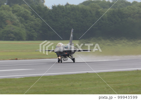 ギリシャ空軍F-16C離陸 99943599
