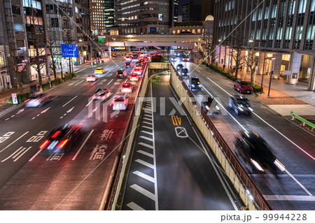 《東京都》東京都心の大動脈・昭和通りの夜景 99944228