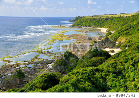 具志頭より摩文仁の丘方面を望む(沖縄県八重瀬町)【2023.3】 具志頭より摩文仁の丘方面を望む(沖縄県八重瀬町)【2023.3】 99947543