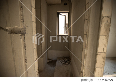 Wire casing in empty new house 99948759
