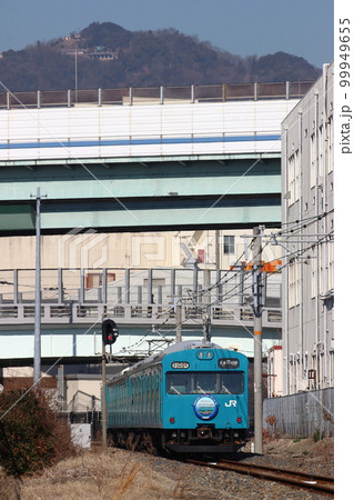 2023年春：引退間際の和田岬線103系（兵庫⇔和田岬） 99949655