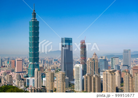 台湾 台北市 象山、展望台（超然亭）から見る台北の街並み 99951677