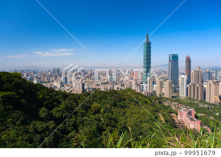 台湾 台北市 象山、展望台(超然亭)から見る台北の街並み 台湾 台北市 象山、展望台(超然亭)から見る台北の街並み 99951679