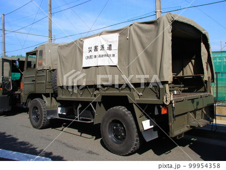 陸上自衛隊の73式中型トラック（防災訓練会場にて）の写真素材
