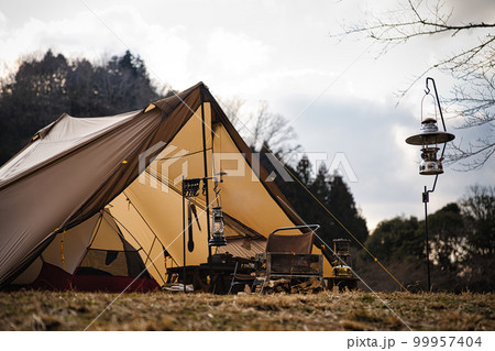 冬のソロキャンプ 99957404