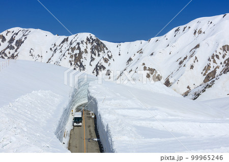 富山立山室堂_雪の大谷の絶景 富山立山室堂_雪の大谷の絶景 99965246
