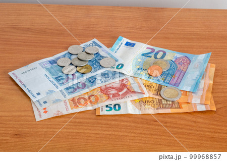 Croatian kuna coins and HRK hrvatska kuna...の写真素材 [99968857