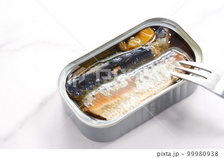 オイルサーディンの缶詰 99980938