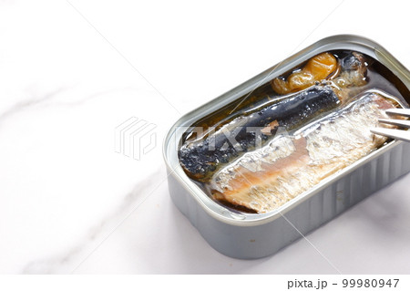 オイルサーディンの缶詰 99980947