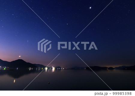 瀬戸内の夏の星景薄明の空の惑星直列 瀬戸内の夏の星景薄明の空の惑星直列 99985398