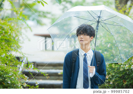 男子高校生 雨 男子高校生 雨 99985702