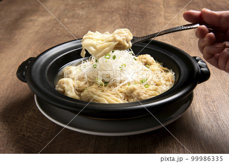 香港式海老ワンタン麺 香港式海老ワンタン麺 99986335