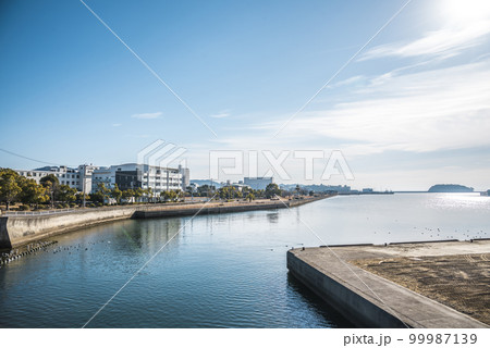 《愛知県》快晴の蒲郡市浜町　蒲郡港 99987139