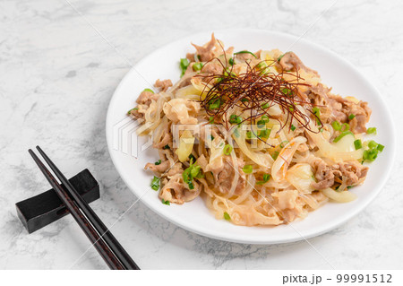 糸こんにゃくと豚肉と葱の炒め物 糸こんにゃくと豚肉と葱の炒め物 99991512