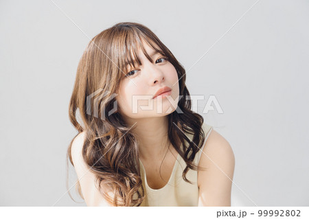 ナチュラルビューティな女性 ナチュラルビューティな女性 99992802