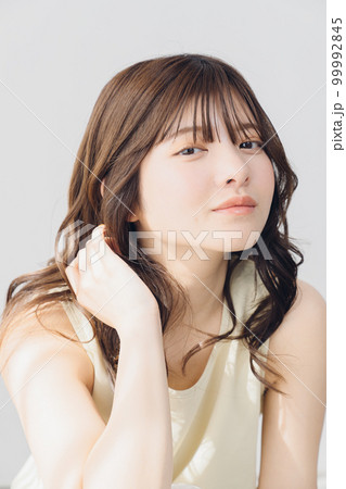 ナチュラルビューティな女性 ナチュラルビューティな女性 99992845
