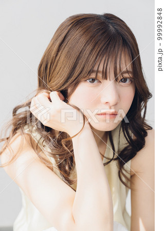 ナチュラルビューティな女性 ナチュラルビューティな女性 99992848