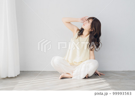 ナチュラルビューティな女性 ナチュラルビューティな女性 99993563