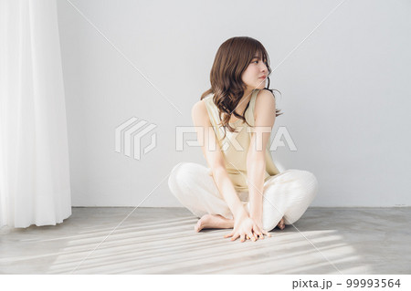 ナチュラルビューティな女性 ナチュラルビューティな女性 99993564