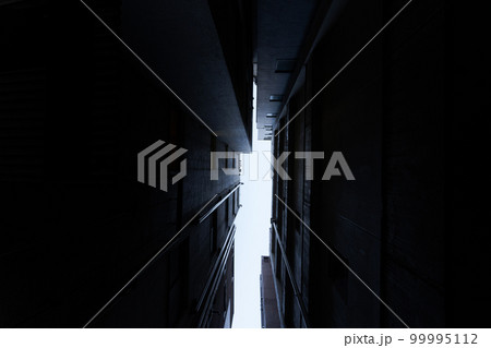 ビルの隙間の写真 ビルの隙間の写真 99995112