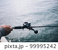 釣り　イメージ　手元 99995242