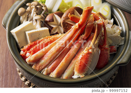 ズワイガニと野菜とキノコの寄せ鍋 99997152