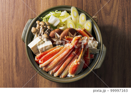 ズワイガニと野菜とキノコの寄せ鍋 99997163