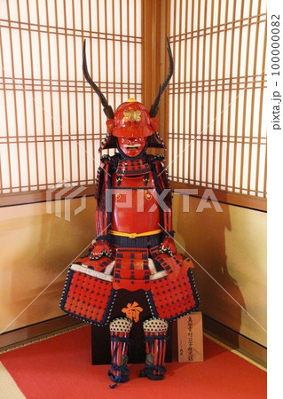 龍野城跡本丸御殿にある真田幸村の赤い甲冑 100000082