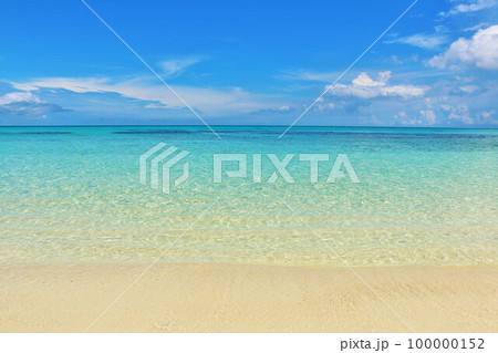 沖縄 夏の青空と宮古島の海 沖縄 夏の青空と宮古島の海 100000152