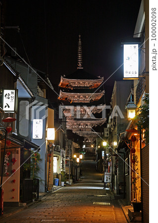 京都 夜の八坂の塔 京都 夜の八坂の塔 100002098