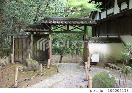 龍野のまちなみ 秋の聚遠亭 御涼所(別館) 冠木門 兵庫県たつの市龍野町 龍野のまちなみ 秋の聚遠亭 御涼所(別館) 冠木門 兵庫県たつの市龍野町 100002138
