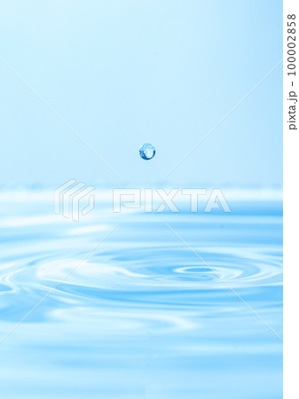 水しぶきのアクションショット 水しぶきのアクションショット 100002858