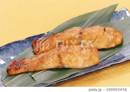 シイラの照り焼き マヒマヒ 焼き魚 2切れ シイラの照り焼き マヒマヒ 焼き魚 2切れ 100003438
