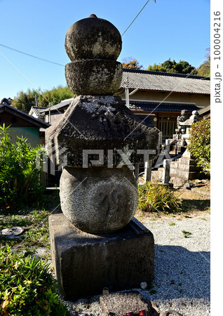 十二柱神社境内の野見宿禰(のみのすくね)五輪塔 十二柱神社境内の野見宿禰(のみのすくね)五輪塔 100004216