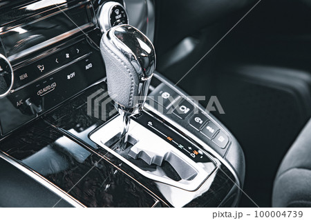 自動車の車内・インパネシフトのセレクトレバー 自動車の車内・インパネシフトのセレクトレバー 100004739