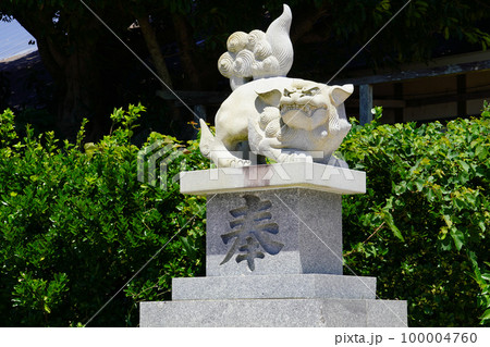 日南海岸に浮かぶ青島神社の狛犬さん 100004760