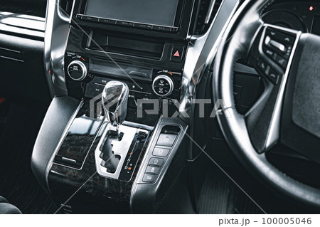 自動車の車内・停車時のスピードメーター 100005046