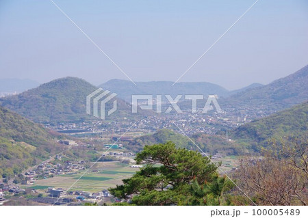 香川県高松市　五色台から串ノ山・石清尾山方面を望む 100005489