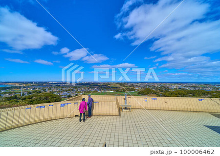 千葉県銚子市の地球の丸く見える丘展望館から北西側の眺望(筑波山,銚子市など) 千葉県銚子市の地球の丸く見える丘展望館から北西側の眺望(筑波山,銚子市など) 100006462