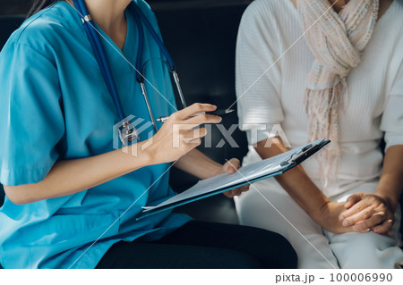 Elderly health checkups with a physician or psychiatrist who works with patients who are consulted about female or psychiatric diagnosis in a medical clinic or hospital mental health service. Elderly health checkups with a physician or psychiatrist who works with patients who are consulted about female or psychiatric diagnosis in a medical clinic or hospital mental health service. 100006990